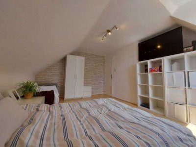 Charmante, vollmöblierte 2-Zimmer-Wohnung mit Blick ins Grüne – ideal für Studierende oder Paare
