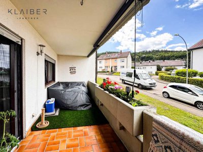 Schöne 3 Zimmer Wohnung mit großem Süd-Balkon Alles neu kernsaniert in ruhiger Lage mit Garage.