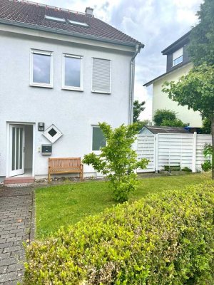 Modernes REH in schöner Feldrandlage in Oberrodenbach, toll geschnitten!