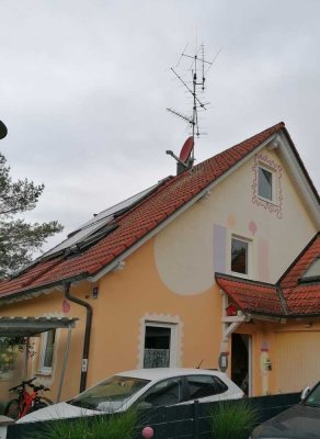 helle freundliche 4 Zi Wohng in idyllischer Randlage / Möglichkeit manchmal Behandlungsraum im Haus