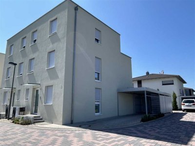 Zeitgemäßes Wohnen - Neuwertige Doppelhaushälfte in Ötigheim