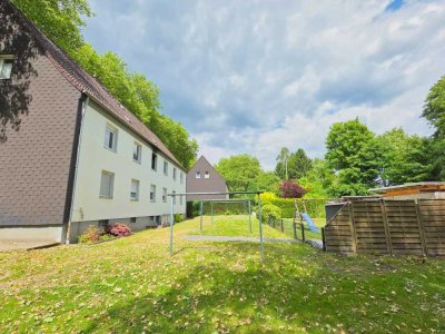 Solide Kapitalanlage: Vermietete Dachgeschosswohnung mit großzügiger Wohnküche in ruhiger Wohnlage