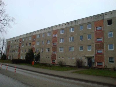 3- Raumwohnung mit Balkon in Velgast -Selbstrenovieren-