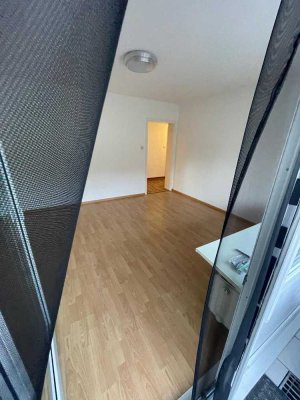 Exklusive 3,5-Raum-EG-Wohnung mit Balkon und Einbauküche in Jestetten
