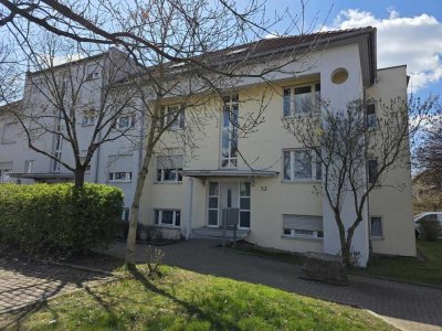 *PROVISIONSFREI* Im Herzen von Steinenbronn – renovierungsbedürftige 4-Zimmer-Wohnung mit Balkon!