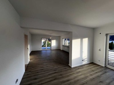 Moderne 2 Zimmerwohnung mit zwei Balkonen und Garage