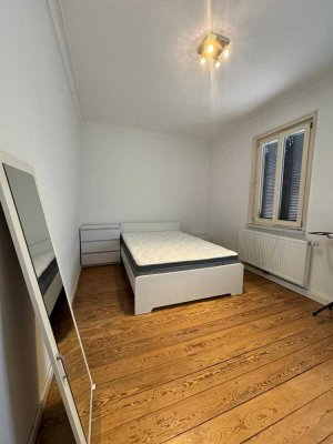WG Zimmer in saniertem Altbau mit wundervoller Dachterrasse!
