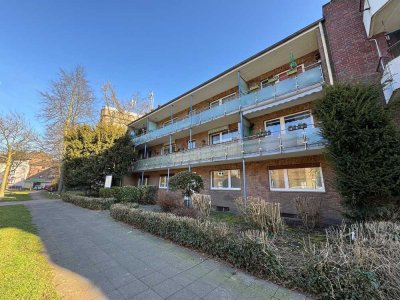 IN RENOVIERUNG | 2 Zimmer Wohnung | Balkon | Wannenbad mit Fenster