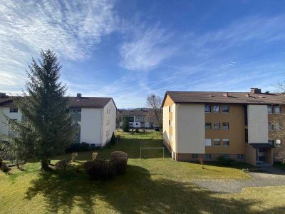 große 4 Zimmerwohnung im 2. Obergeschoss mit Balkon und Zugspitzblick in Peiting-Süd