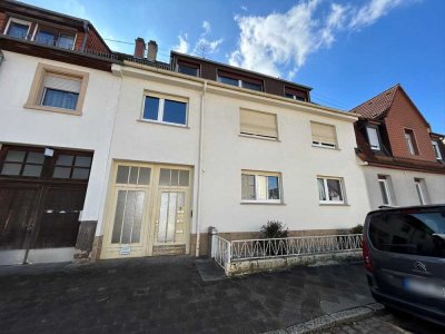 Dreifach smart investieren – Vollvermietetes Mehrfamilienhaus in gewachsener Lage!
