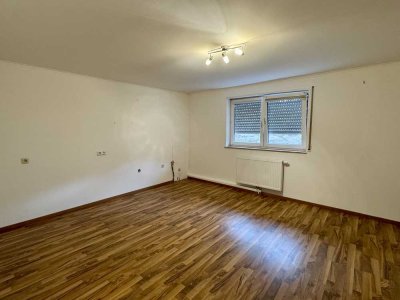 Souterrainwohnung mit KFZ-Stellplatz in schönem Wohngebiet (wird frisch renoviert übergeben)