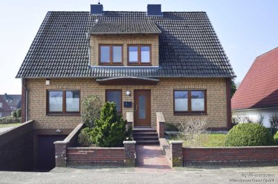 Gemütliche Dachgeschosswohnung in gepflegtem Zweifamilienhaus