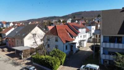 IDEALE GELEGENHEIT FÜR ZWEI FAMILIEN