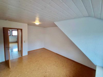 4-Zimmer-DG-Wohnung mit Einbauküche in Backnang