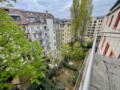WESTEND -3-Zimmer-Wohnung im repräsentativem Stil-Altbau