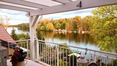 Wohnen am Wasser – Exklusive Dachgeschosswohnung in Altbauvilla mit Bootssteg und Müggelspreeblick