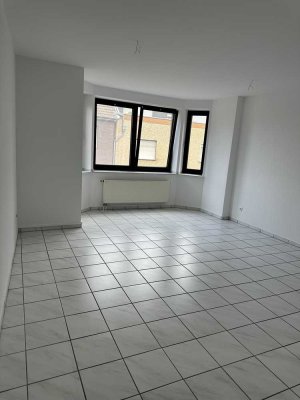 Renovierte 2-Zimmer-Wohnung zu vermieten!