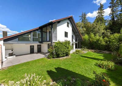Provisionsfrei! Großes Einfamilienhaus mit Wellnessbereich, Doppelgarage und Einliegerwohnung!