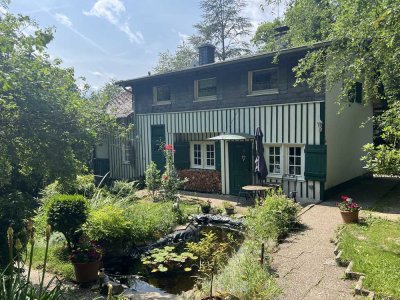 "Villa Waldfrieden" mit Einliegerwohnung | 5225m2 Gebäude + Freifl. Wohnen! 2,2ha Wald, Wiese, Acker