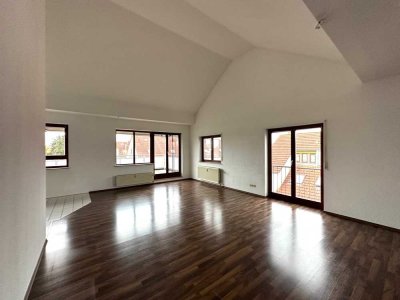 Lichthtdurchflutete 4-Zimmer Penthouse Wohnung mit Haus-Charakter in Ludwigshafen - Ruchheim