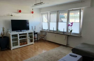 Helle 3-Zimmer-Wohnung mit Balkon, optionaler Garage und Einbauküche – Bezugsfrei ab 01.08.2025