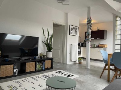 Balkon, TL-Bad + Wanne, Lichtdurchflutete, Zentral