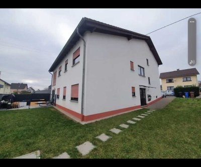 Vollständig renovierte 3-Raum-Wohnung in Dornburg