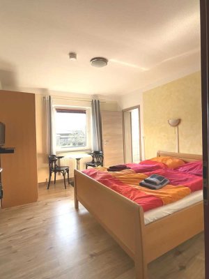Vielseitige Immobilie ca 1200m² für Seminare, Konferenzen und Monteure imKnüllwald