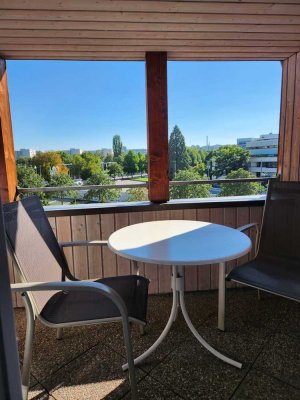 Charmante 2-Zimmer-Maisonette-Wohnung mit Balkon, EBK, Keller – teilmöbliert – in Böblingen am See