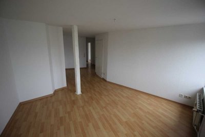 Kleine 4 Zimmer-Wohnung mit Wannenbad in der Weststadt zu mieten!
