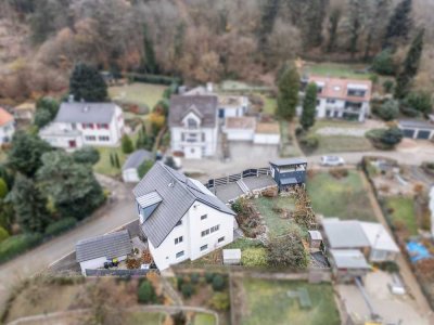 Familienleben mit Ausblick, viel Raum, Einliegerwohnung und drei Garagenplätzen ++ Hohe Energieeffiz