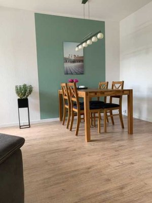 Helle 3-Zimmer Wohnung im 4. OG mit Balkon Groß-Buchholz