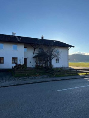 Helle 4-Zimmer Wohnung mit Balkon und Garage in Bruckmühl