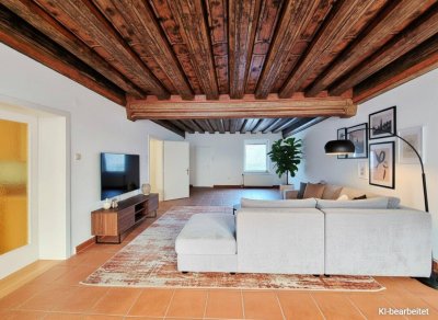 110,65 m² im 1. OG – großzügige Raumaufteilung &amp; historischer Wohnbereich