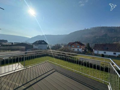ERSTBEZUG MIT WEITBLICK � Lichtdurchflutete 4-Zimmer-Wohnung mit großem Balkon in Faulbach!
