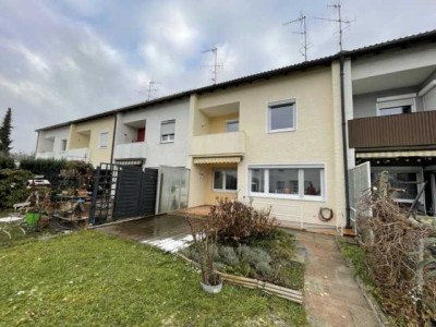 Reihenmittelhaus mit Garage in zentraler Lage - 637