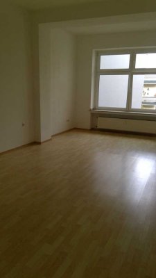 Großzügig geschnittene 3 Zimmer Wohnung in gepflegtem Mietshaus in Dortmund Klinikviertel