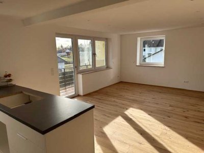 Erstbezug - schöne 3,5 Zimmer Wohnung mit EBK ab 15.12.2025 zu vermieten