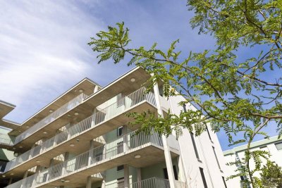 ZumGLÜCK * 4-Zi-DG-Wohnung mit Terrasse * inkl. Parkplatz * Unbefristet