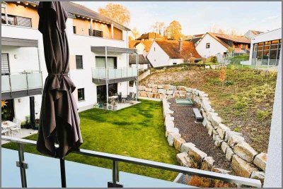 Moderne, zentral gelegene 3-Zimmer-Wohnung mit Balkon, EBK, TG-Stellplatz und Aufzug