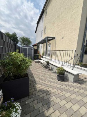 Provisionsfrei! Modernisierte 5-Raum-Doppelhaushälfte in Elbenau