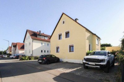 Die Sonne genießen: Renovierungsbedürftiges EFH mit mehreren Monteurszimmern mit idyllischen Garten