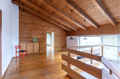 Außergewöhnliches Architektenhaus mit viel Platz!