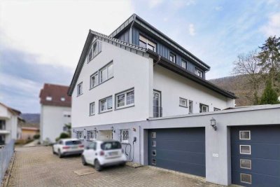 Vielseitiges Zweifamilienhaus mit hochwertiger Ausstattung in idyllischer Lage