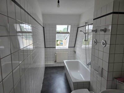 Britzer Garten! Sonnige 3-Zimmer-Wohnung mit Südbalkon und TG-Stellplatz – Toplage am Britzer Garten