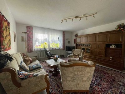Hell und geräumig - sofort zu beziehen! ... auf Wunsch kann die Wohnung mit den Möbeln übern. werden