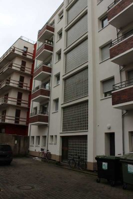Zentrale und helle 2-Zimmer-Wohnung zu vermieten!