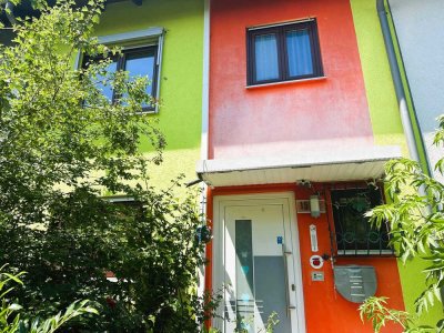 Schön  geschnittenes Reihenmittelhaus mit kleinem Garten und viel Potential