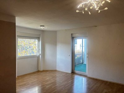 Lichtdurchflutete  EG-Wohnung mit zwei Balkonen in sehr ruhiger Wohnlage