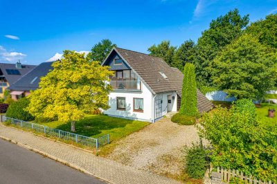 Sörup: Großzügiges Architektenhaus mit Entwicklungspoten-
zial nahe dem Südensee